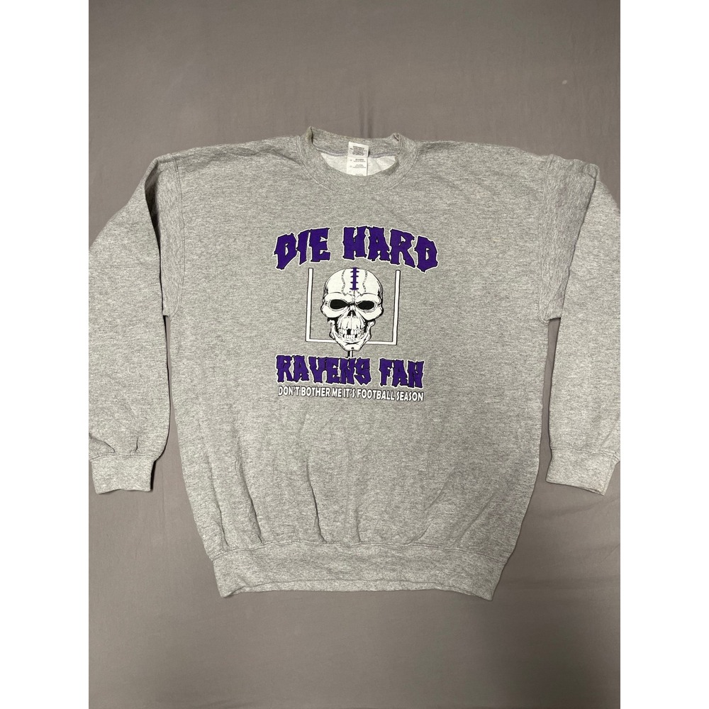 Gildan Heavy Blend Die Hard Ravens Fan Skull Football Sweatshirt Gray Mens L